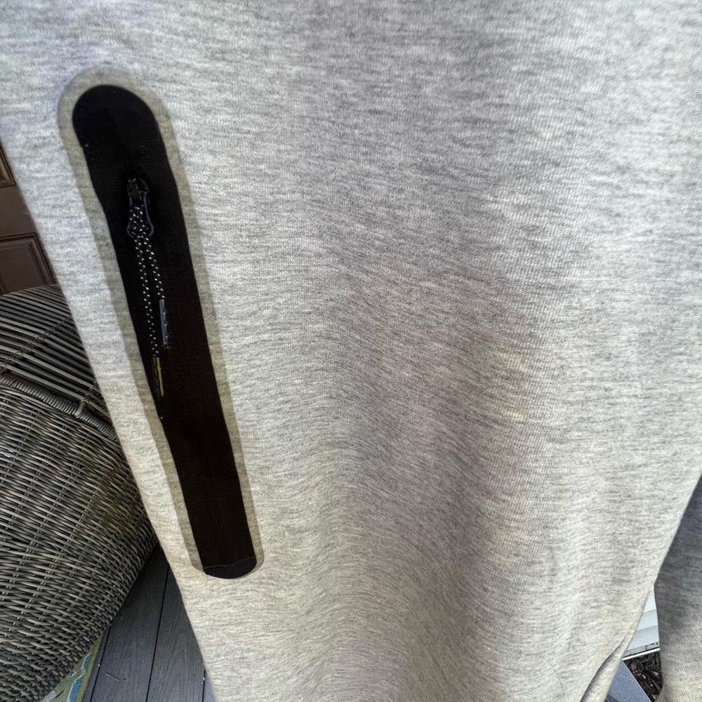 Nike Tech Fleece Joggers L - Picture 4 of 7